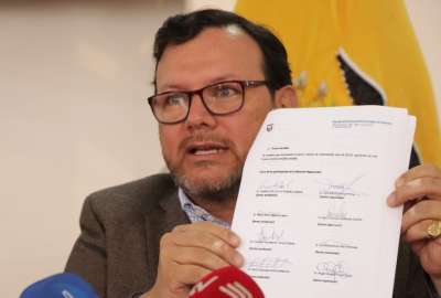 Ministro Manzano denunciar&aacute; en Fiscal&iacute;a que el MAG constaba como productor de banano