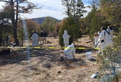 Las autoridades informaron que son 72 los cadáveres que hallaron en fosas clandestinas cavadas al norte de Chihuahua, México.