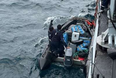 A 200 millas de Santa Elena se intercept&oacute; una embarcaci&oacute;n con 20 bultos de droga. 