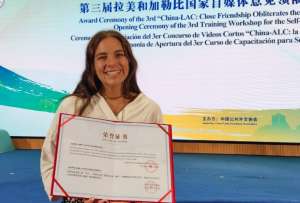 Jazmin Harb, influencer de Viajar en Ecuador y Travel to blank, fue galardonada durante la premiaci&oacute;n del Tercer Concurso de Videos Cortos &lsquo;China - Am&eacute;rica Latina y el Caribe (ALC), la &iacute;ntima amistad borra la lejan&iacute;a&rsquo;. 