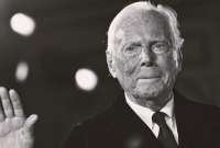 El diseñador Giorgio Armani, pionero de la moda italiana, falleció a los 91 años en Milán.