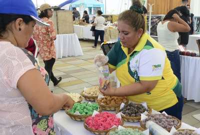 El Instituto de Econom&iacute;a Popular y Solidaria entreg&oacute; el sello "Somos EPS" a 350 emprendedores. 