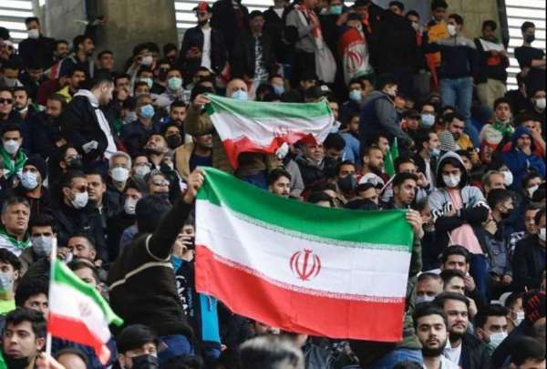 Durante un partido de la selecci&oacute;n iran&iacute;, solo se permiti&oacute; el ingreso de p&uacute;blico masculino