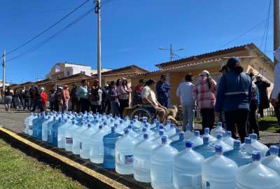 Centros de acopio de agua activados por emergencia en Quito. 