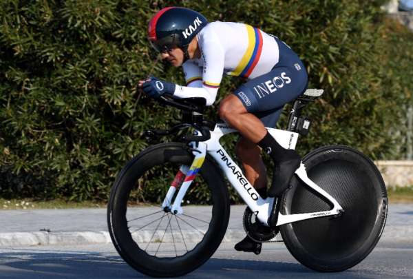 Richard Carapaz estrena bicicleta con dise&ntilde;o particular