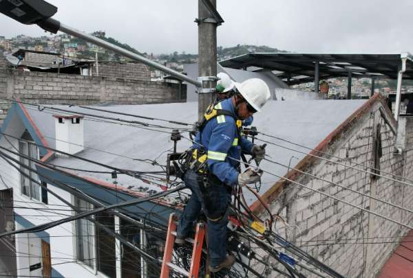 La Empresa El&eacute;ctrica Quito confirm&oacute; cortes en tres sectores al noroeste de Quito. 