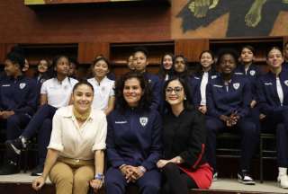 Dragonas, condecoradas en la Asamblea Nacional