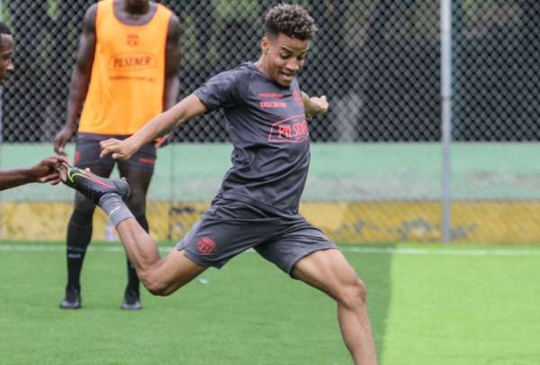 Byron Castillo deber&aacute; guardar reposo absoluto