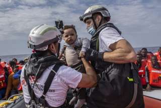 Rescatan a un centenar de migrantes, entre ellos 22 ni&ntilde;os, en el Mediterr&aacute;neo