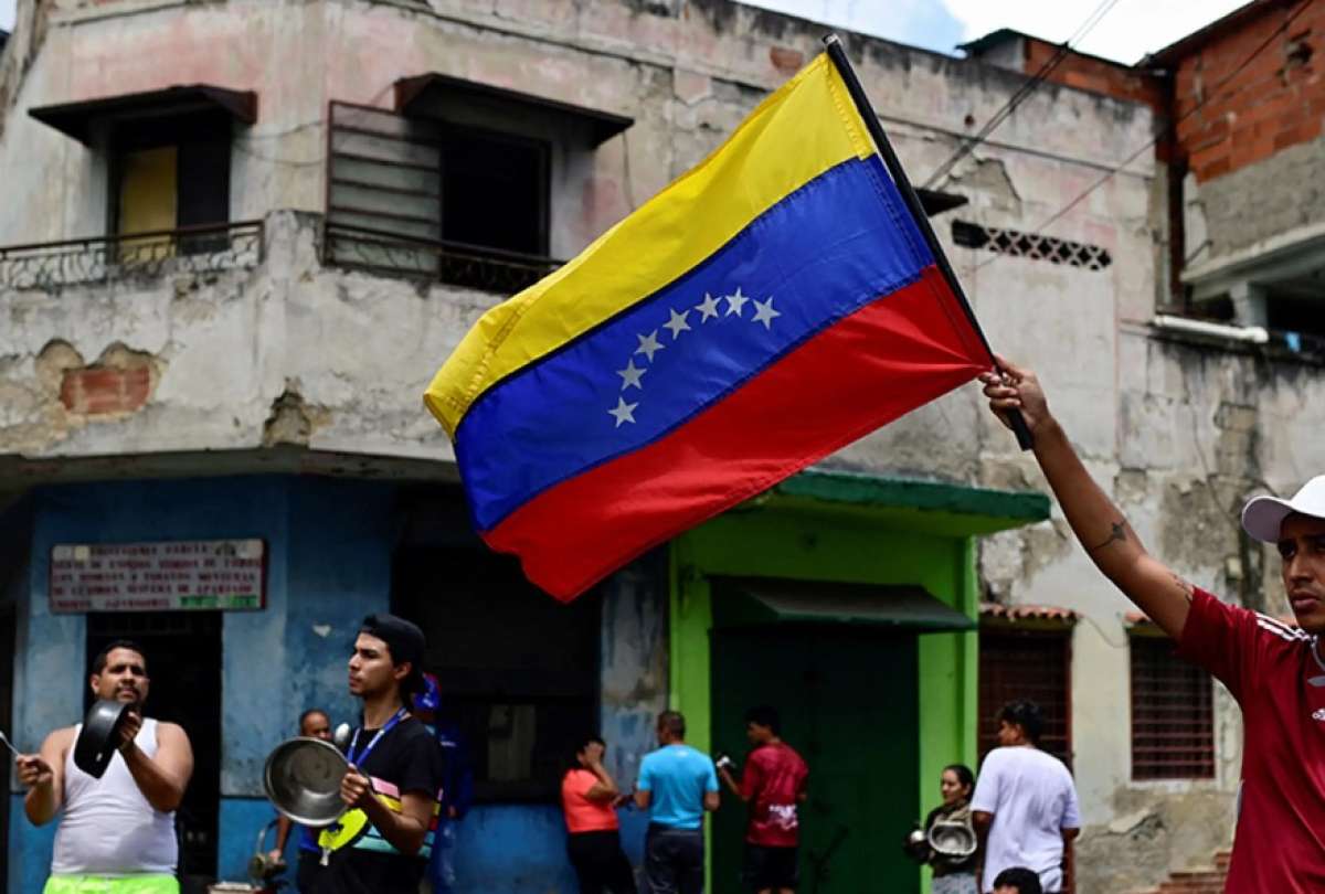 Un misterioso movimiento promete un cambio radical en Venezuela, generando especulaci&oacute;n sobre un posible levantamiento.