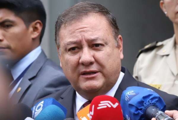 Juan Zapata indic&oacute; que otro de los delitos en los que posiblemente est&aacute;n involucrados los candidatos es la miner&iacute;a ilegal.