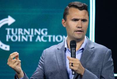 Charlie Kirk, figura clave del movimiento conservador juvenil en EE. UU., fue baleado este miércoles.