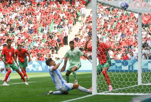 El debut de la selecci&oacute;n argentina de f&uacute;tbol en los Juegos Ol&iacute;mpicos de Par&iacute;s 2024 estuvo marcado por la controversia, luego de su derrota 2-1 ante Marruecos.
