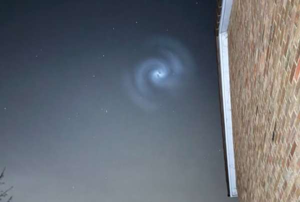 En varios pa&iacute;ses de Europa se avist&oacute; un espiral brillante en el cielo.