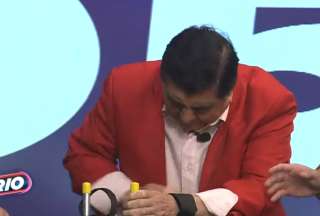 Carlos Benavides fingi&oacute; sufrir un infarto en pleno programa en vivo