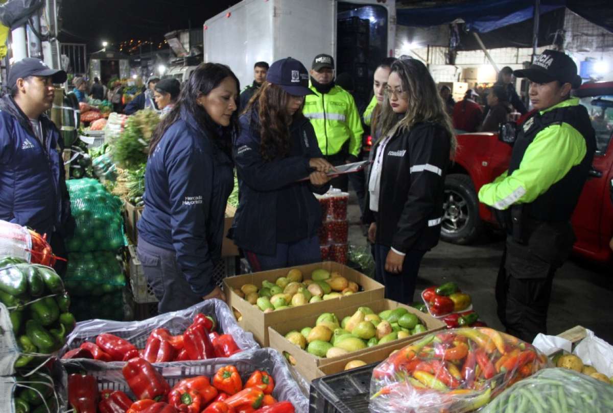 Tras el incremento del IVA, en Ecuador se realizan operativos de control de precios para evitar la especulación. 