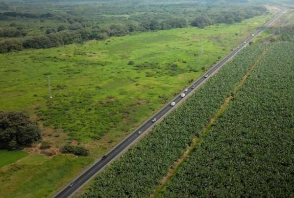 Ecuador apuesta por inversi&oacute;n privada para fortalecer infraestructura vial y portuaria