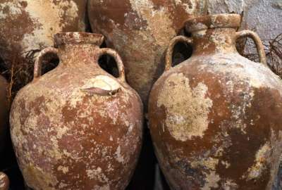 Cient&iacute;ficos encontraron una particularidad en una botella de vino enterrada en una tumba romana.
