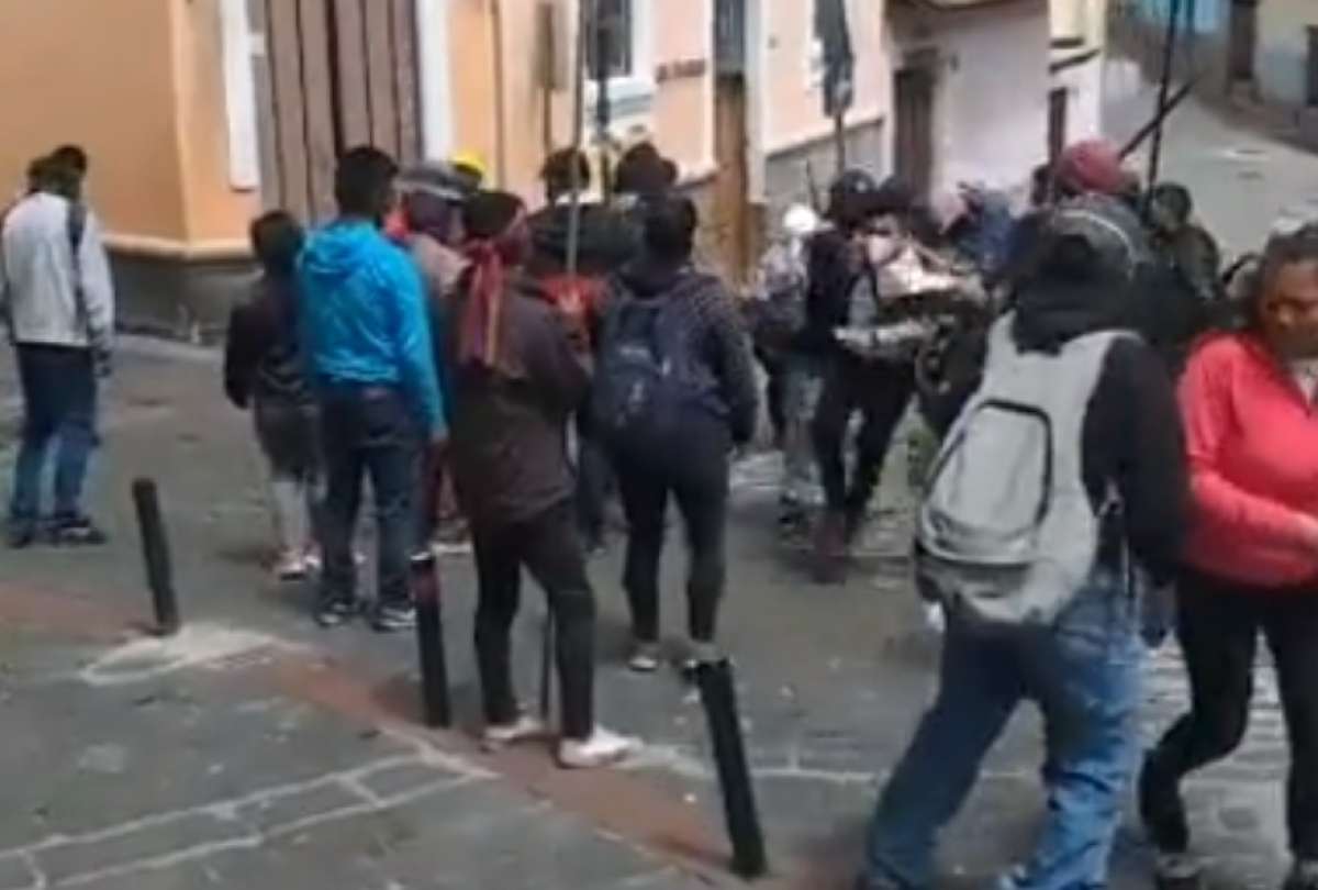 Trabajadores de medio de comunicaci&oacute;n fueron agredidos por manifestantes