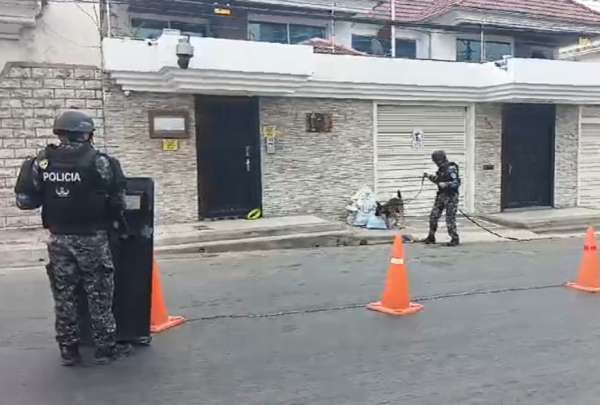 Polic&iacute;a descarta artefacto explosivo en Consulado de China