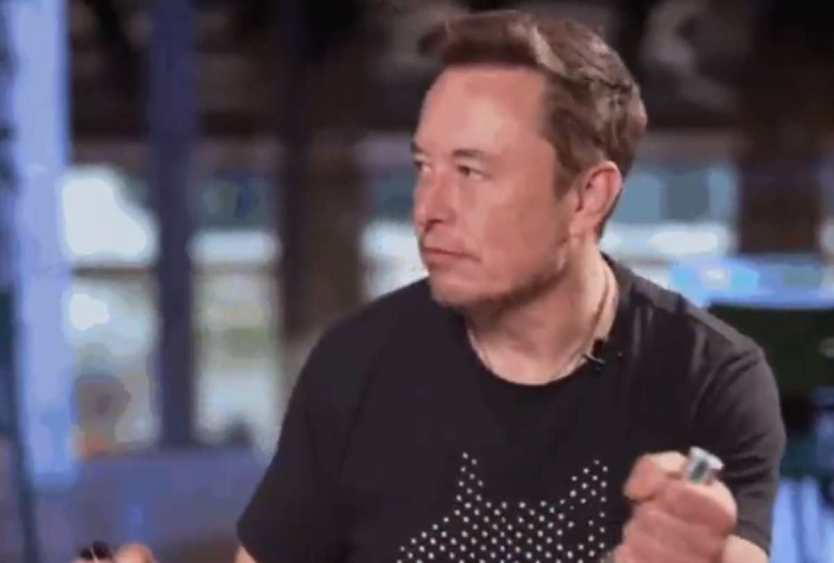 Musk demostr&oacute; tener una habilidad oculta en una entrevista 
