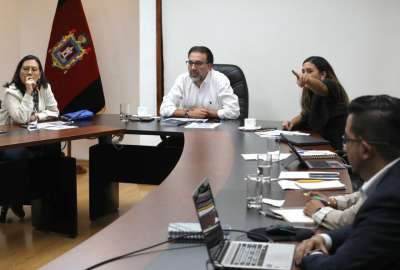 El alcalde Pabel Mu&ntilde;oz dirigi&oacute; la reuni&oacute;n para definir el modelo de gesti&oacute;n.