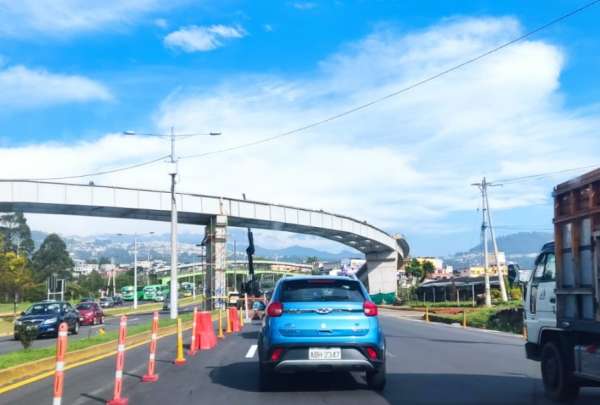 Conozca el horario de cierre de un carril de la Autopista General Rumi&ntilde;ahui. 
