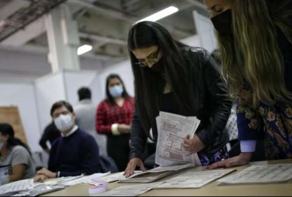 Encuestas apuntan a un empate t&eacute;cnico en la segunda vuelta electoral de Colombia