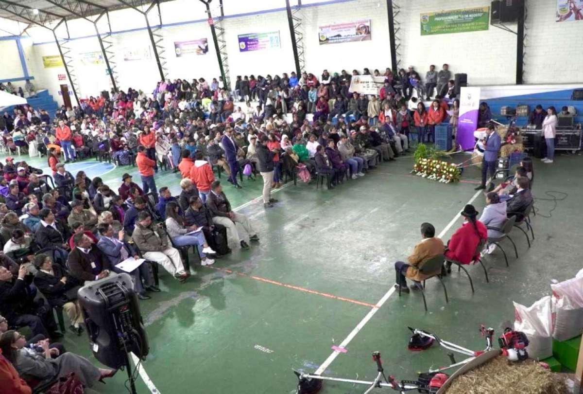 MAG entrega bienes, insumos y maquinaria para fortalecer el agro de Tungurahua