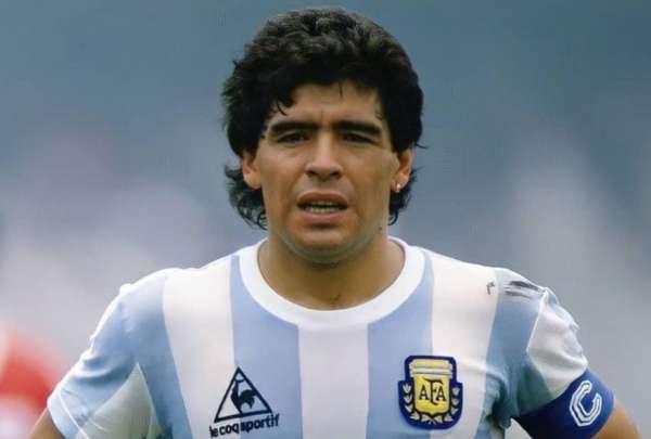 Diego Armando Maradona perdi&oacute; en Guayaquil en su amistoso antes de viajar a Estados Unidos