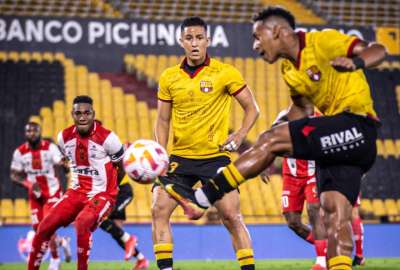 A Barcelona Sporting Club se le escapa la etapa en el Monumental