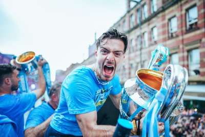 Grealish fue el que m&aacute;s bebi&oacute; en los festejos
