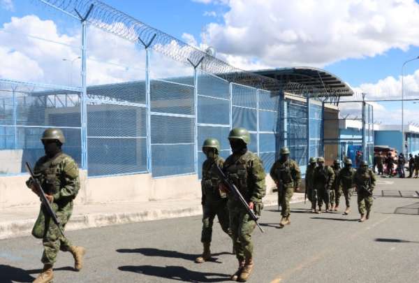 El Ej&eacute;rcito ecuatoriano anunci&oacute; la presentaci&oacute;n de una denuncia en Fiscal&iacute;a. 