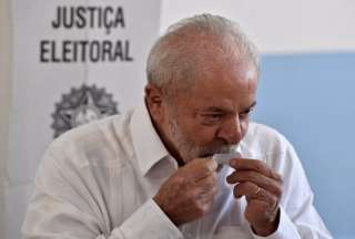 Lula vota a las afueras de Sao Paulo: "Hoy es el d&iacute;a m&aacute;s importante de mi vida"