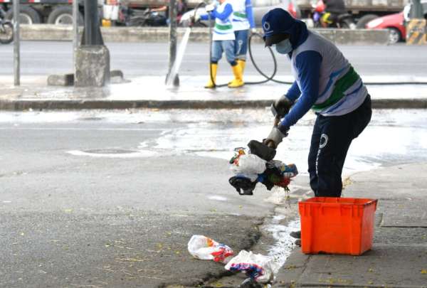 En 16 puntos de Guayaquil hay mayor acumulaci&oacute;n de basura y poca colaboraci&oacute;n ciudadana para la recolecci&oacute;n de desechos.&nbsp;