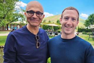 Mark Zuckerberg public&oacute; una foto con heridas en el rostro