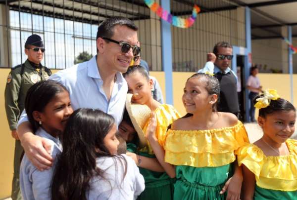 El presidente Daniel Noboa indic&oacute; que se aperturar&aacute;n 39 planteles educativos en el pa&iacute;s.