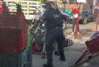 Un motociclista golpe&oacute; a polic&iacute;a tras recibir una infracci&oacute;n
