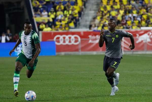 Gustavo Alfaro fue cr&iacute;tico a pesar del triunfo ante Nigeria