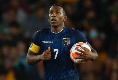 Pervis Estupi&ntilde;&aacute;n sali&oacute; en defensa de sus compa&ntilde;eros de la Tricolor