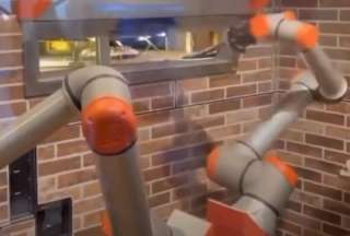 Robots cocineros, controlados con inteligencia artificial, revolucionan la elaboraci&oacute;n de pizzas en Francia