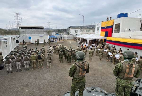 M&aacute;s de 40.000 militares en servicio activo se han desplegado durante el Conflicto Armado Interno.