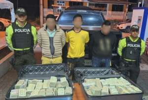 En Napo, tres presuntos integrantes de &ldquo;Los R&rdquo; fueron detenidos con USD 751.000 en su poder. Un juez dict&oacute; prisi&oacute;n preventiva.