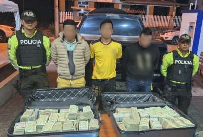 En Napo, tres presuntos integrantes de &ldquo;Los R&rdquo; fueron detenidos con USD 751.000 en su poder. Un juez dict&oacute; prisi&oacute;n preventiva.