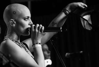Falleci&oacute; Cat Janice, cantante y madre que cre&oacute; un hit para dejar dinero a su hijo antes de morir