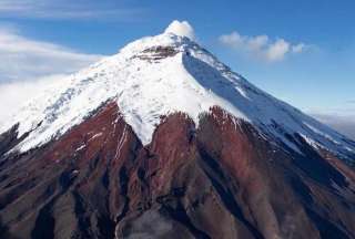 Equipos de rescate evacuaron personas heridas tras la avalancha en el Cotopaxi
