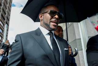El rapero R.Kelly es acusado de seis cargos por abuso y pornograf&iacute;a infantil