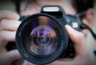 Denuncian en redes a fot&oacute;grafo por presunto acoso sexual
