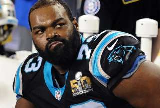 Exjugador de la NFL demand&oacute; a sus tutores y consider&oacute; una "mentira" a la pel&iacute;cula "Un sue&ntilde;o posible"
