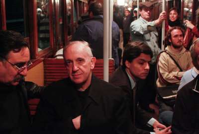 &iquest;El Papa Francisco en el Metro? La historia detr&aacute;s de la foto viral del pont&iacute;fice